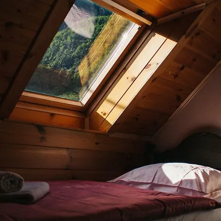 Apartma Kranjc Διαμέρισμα Log pod Mangartom